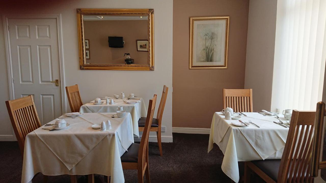 Geordie Pride Lodge Liversedge Esterno foto